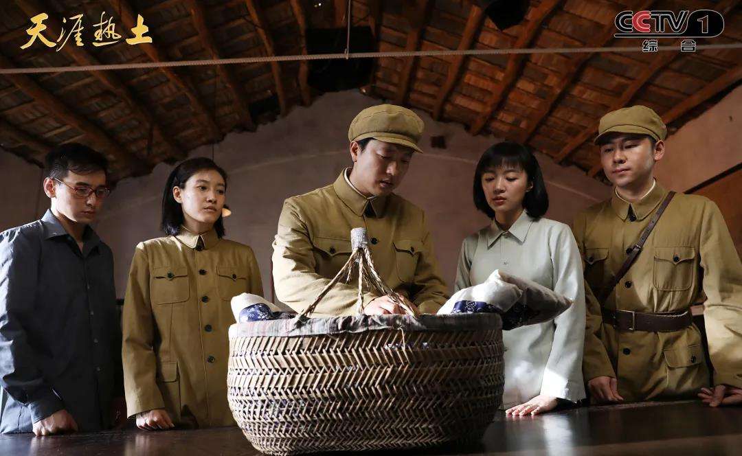 央视大戏也尬演？《天涯热土》演员阵容虽强，后半部剧情却成败笔